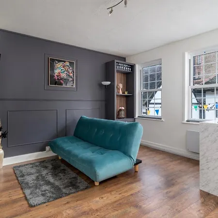 Stylish Apartment In The Heart Of Kingston Town Centre